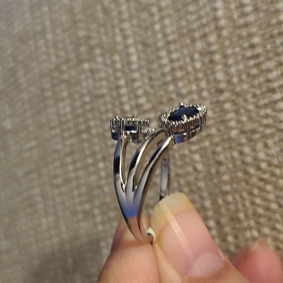 Ring - Picture 3 of 5